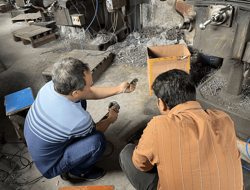 news-MX machinery -Indian customers learn brush making machine at Meixin-img