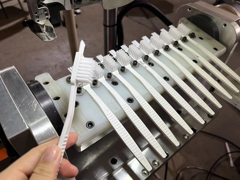 news-Brush Making Machinery in the Electronics Sector: Producing Brushes for Circuit Board Cleaning-